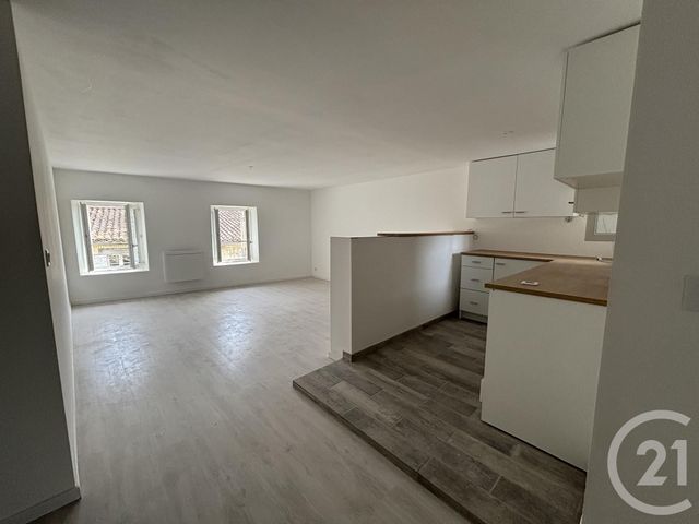 Appartement T3 à louer - 3 pièces - 72.42 m2 - GUITRES - 33 - AQUITAINE - Century 21 G&B Immobilier